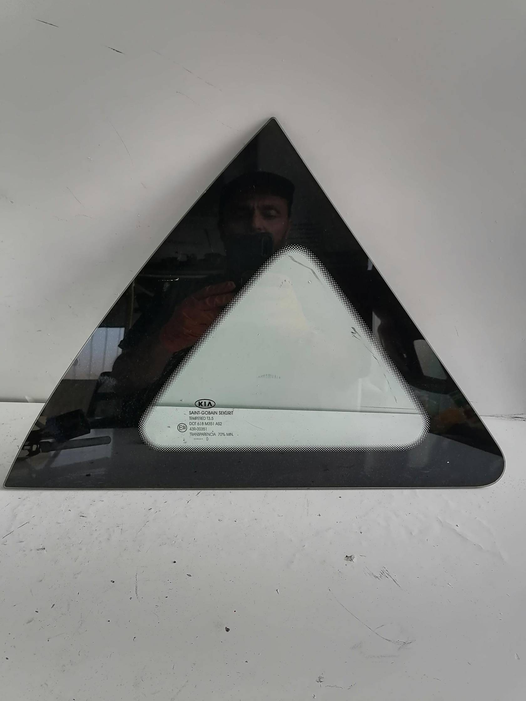 Fisso angolare parafango post. dx.